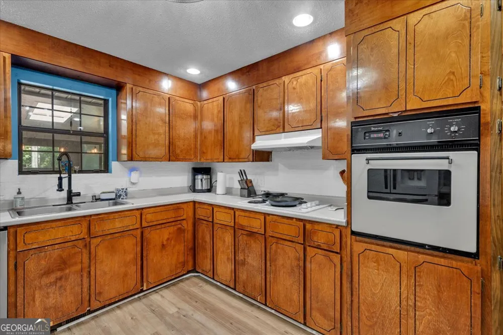 3826 Boy Scout RD Byron, GA 31008