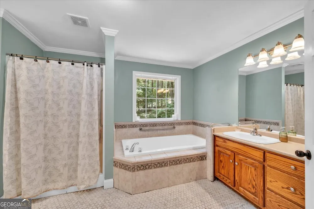 3826 Boy Scout RD Byron, GA 31008