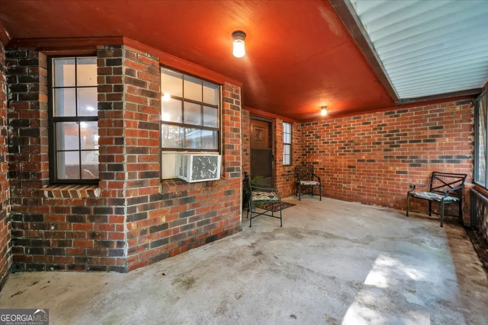 3826 Boy Scout RD Byron, GA 31008