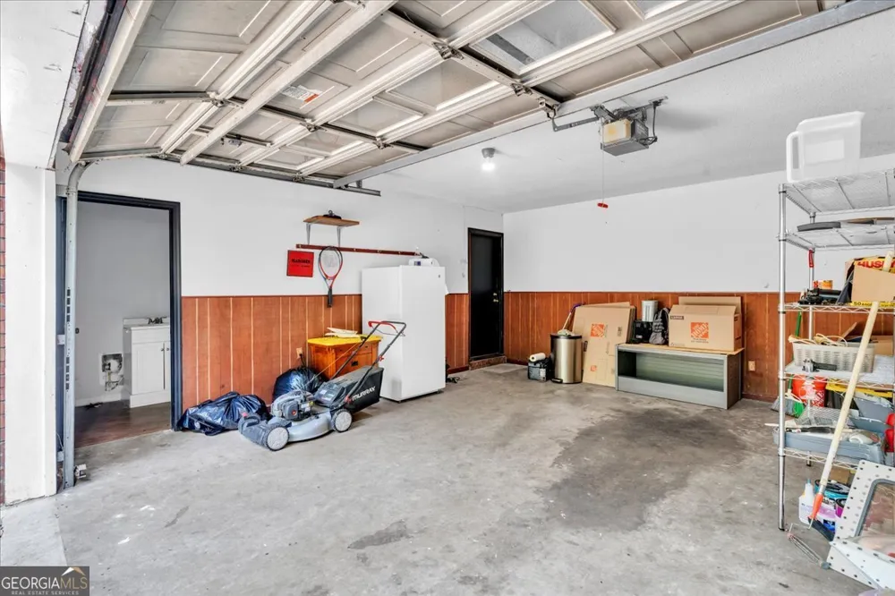 3826 Boy Scout RD Byron, GA 31008