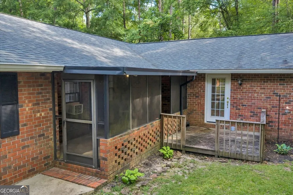 3826 Boy Scout RD Byron, GA 31008