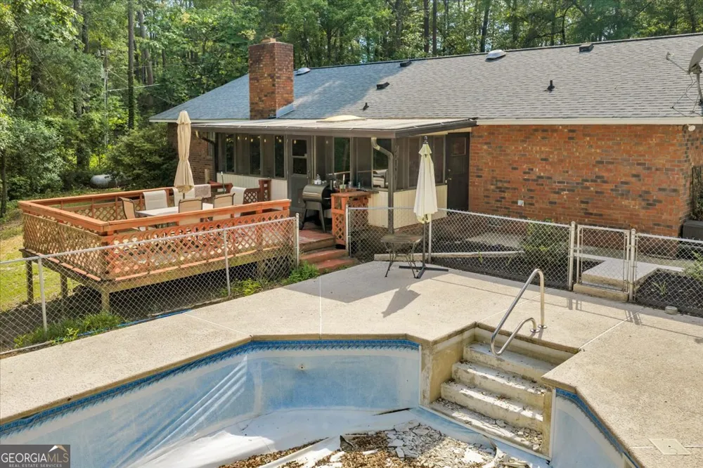 3826 Boy Scout RD Byron, GA 31008