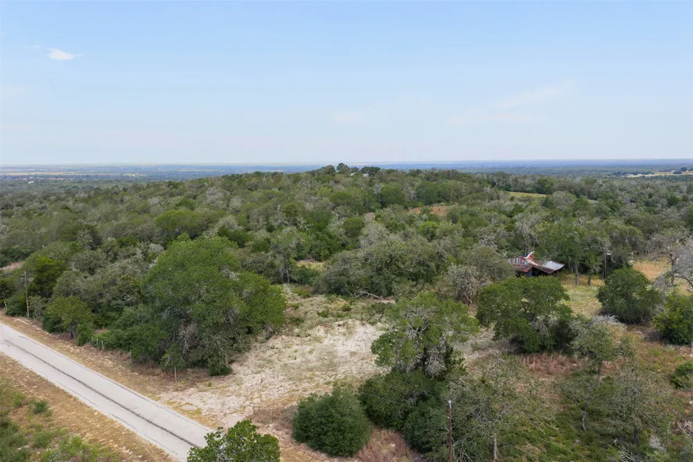 3301 Chuckwagon Road Luling, TX 78648