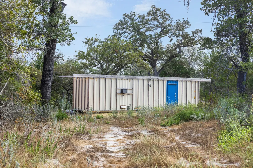 3301 Chuckwagon Road Luling, TX 78648