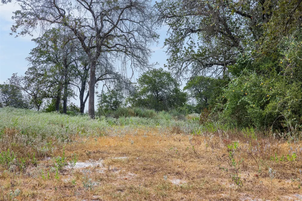 3301 Chuckwagon Road Luling, TX 78648