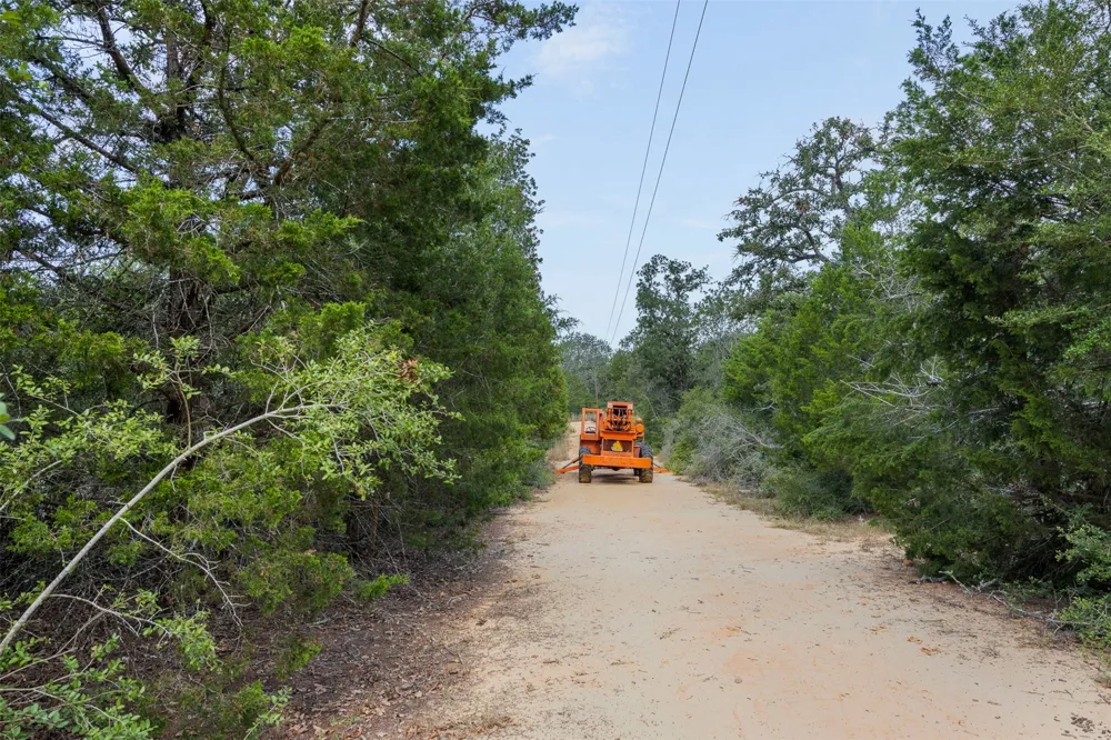 3301 Chuckwagon Road Luling, TX 78648