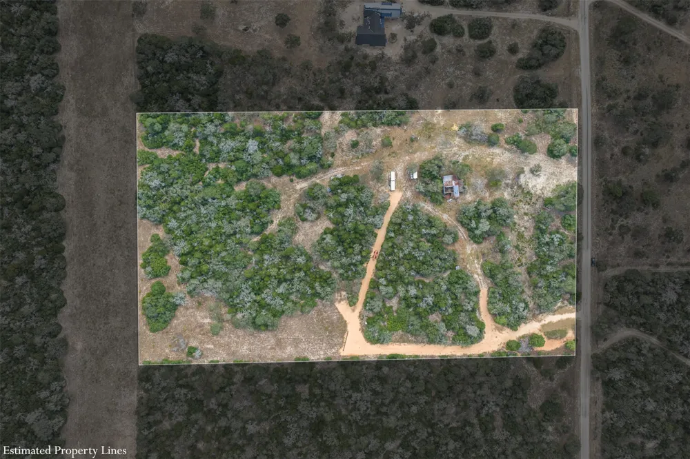 3301 Chuckwagon Road Luling, TX 78648