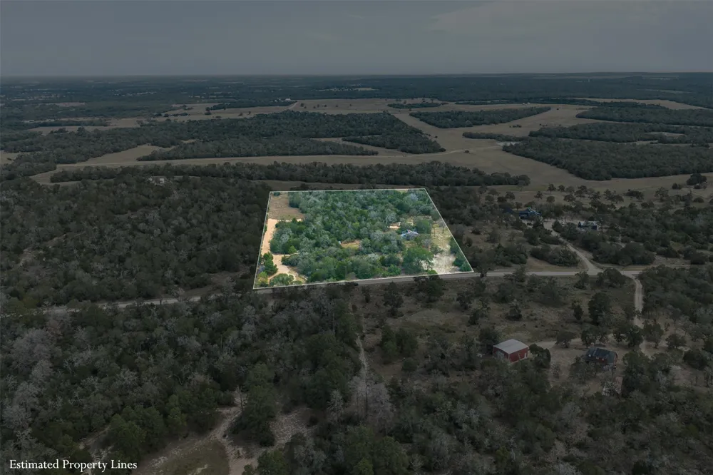 3301 Chuckwagon Road Luling, TX 78648