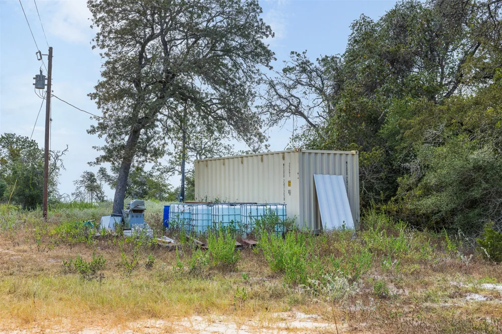 3301 Chuckwagon Road Luling, TX 78648