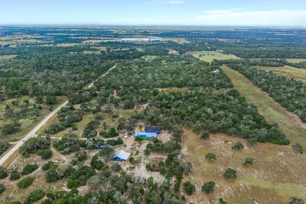 3301 Chuckwagon Road Luling, TX 78648