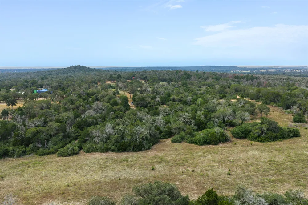 3301 Chuckwagon Road Luling, TX 78648