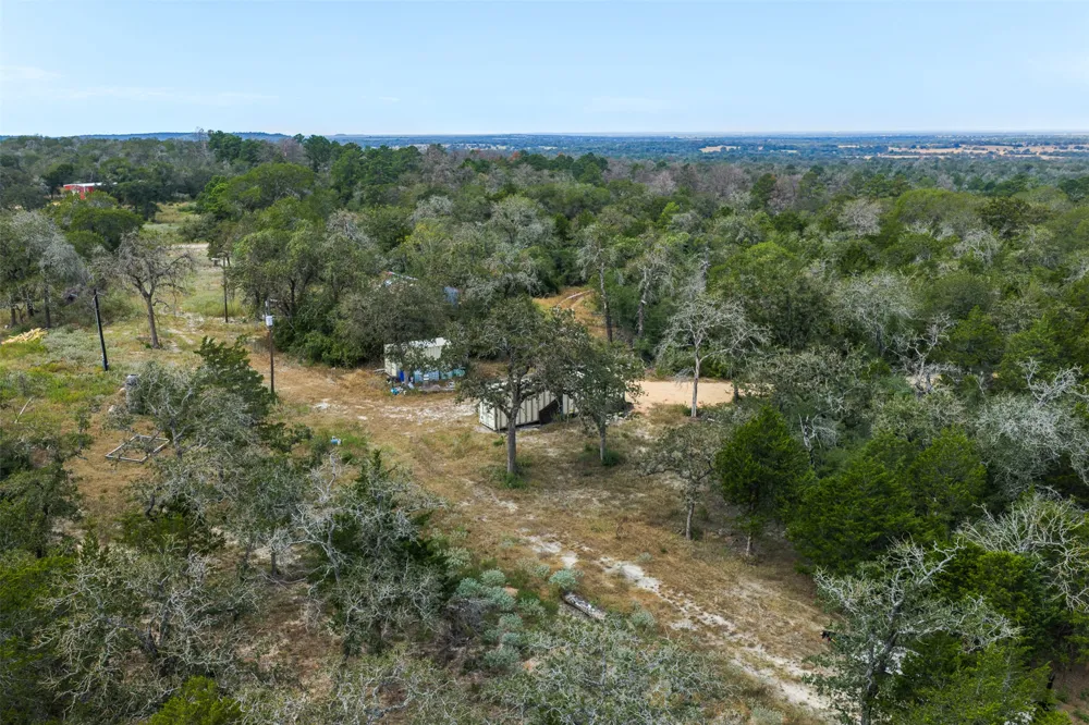 3301 Chuckwagon Road Luling, TX 78648