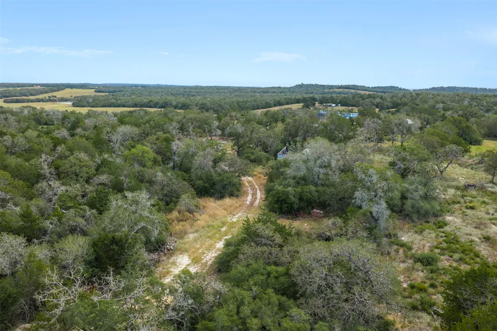 3301 Chuckwagon Road Luling, TX 78648