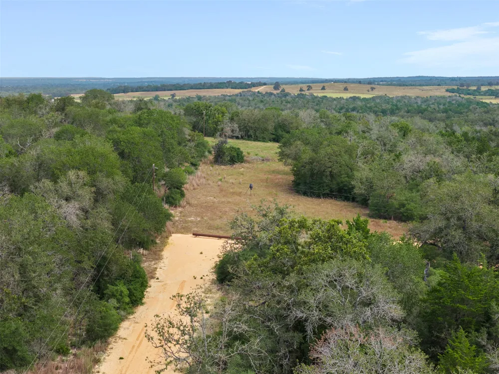 3301 Chuckwagon Road Luling, TX 78648