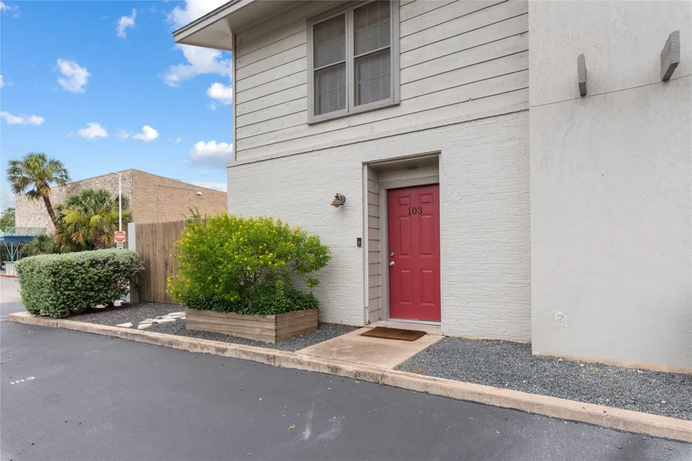 2122 Hancock Drive #103 Austin, TX 78756