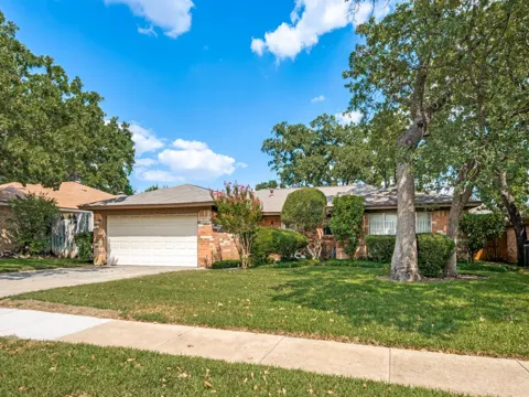 2728 Meadow Green