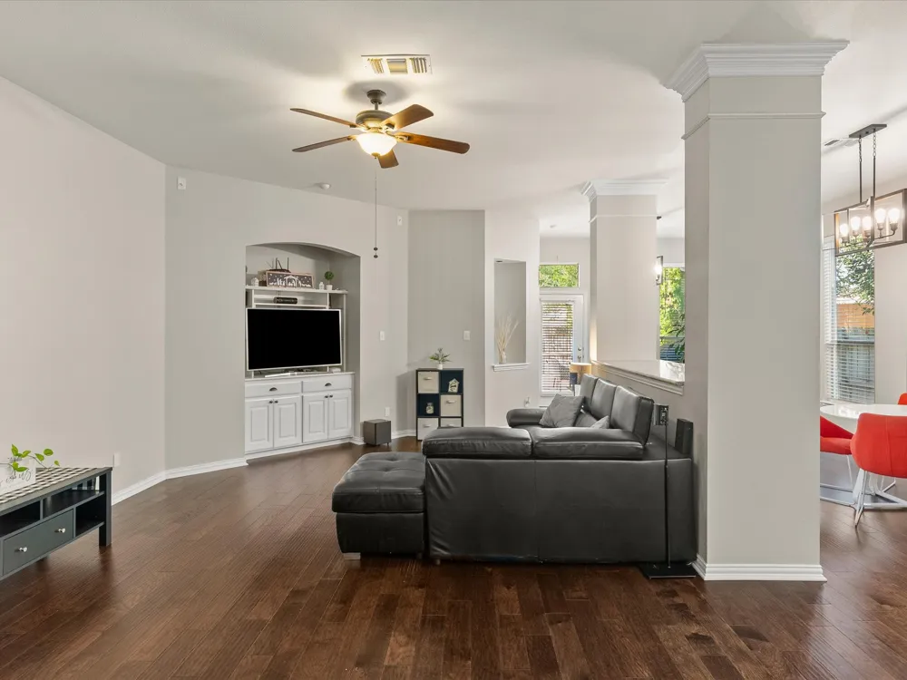 124 Myrtle Creek Grapevine, TX 76051
