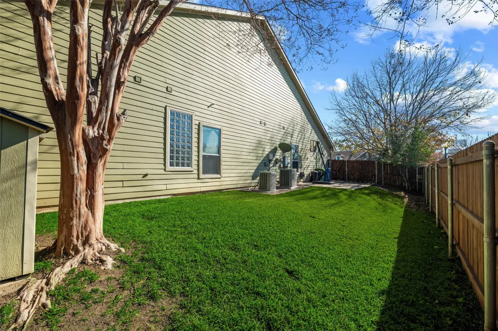 124 Myrtle Creek Grapevine, TX 76051