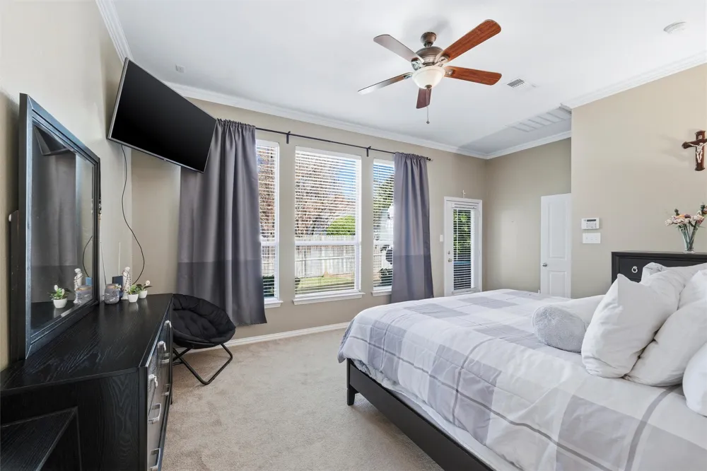 124 Myrtle Creek Grapevine, TX 76051