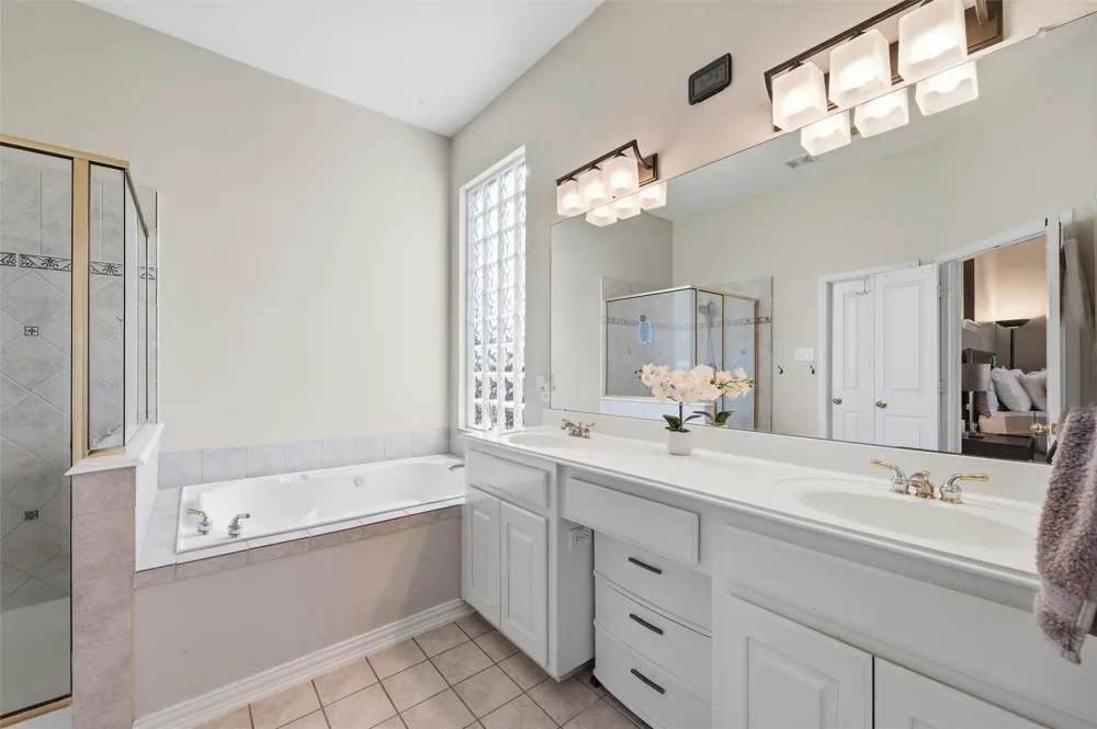124 Myrtle Creek Grapevine, TX 76051