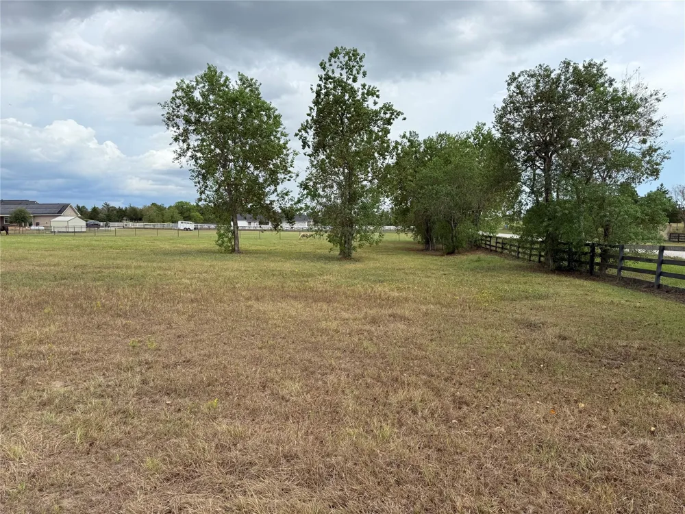19975 Cochran Hempstead, TX 77445