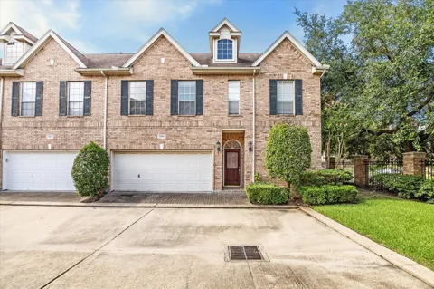 2838 Briarhurst Park