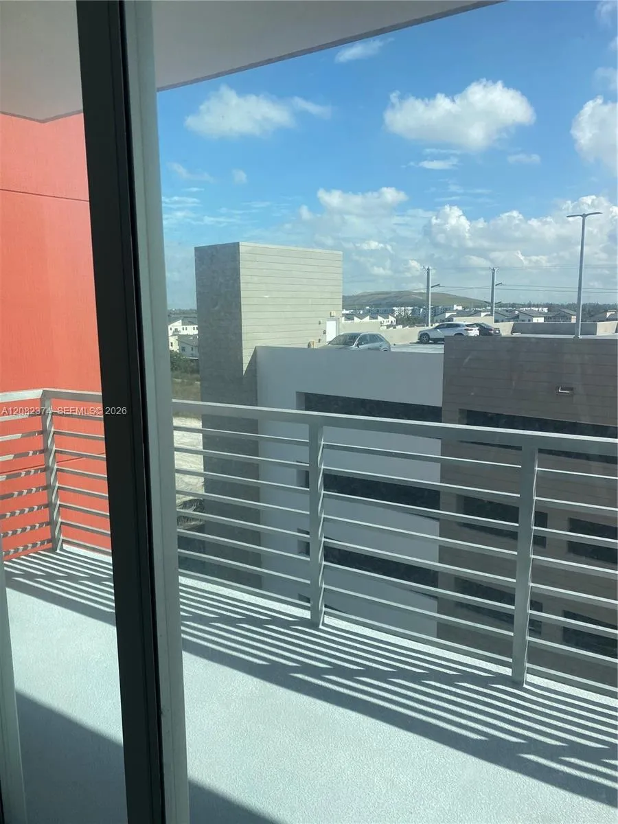7875 NW 107th Ave #613 Doral, FL 33178