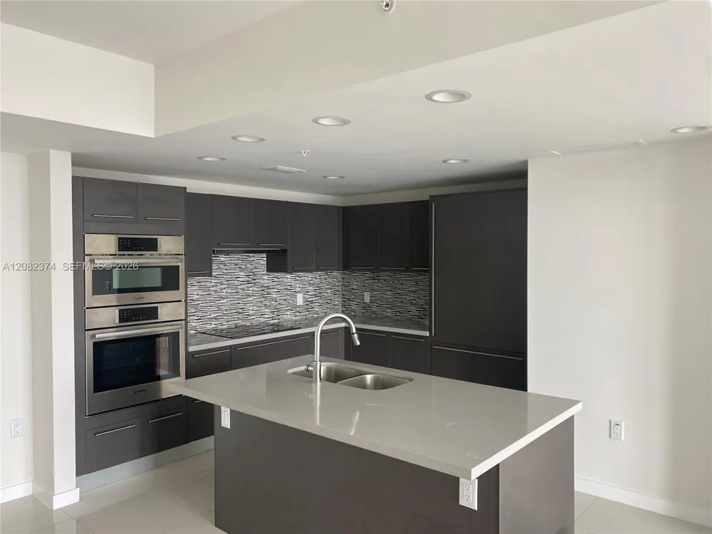 7875 NW 107th Ave #613 Doral, FL 33178