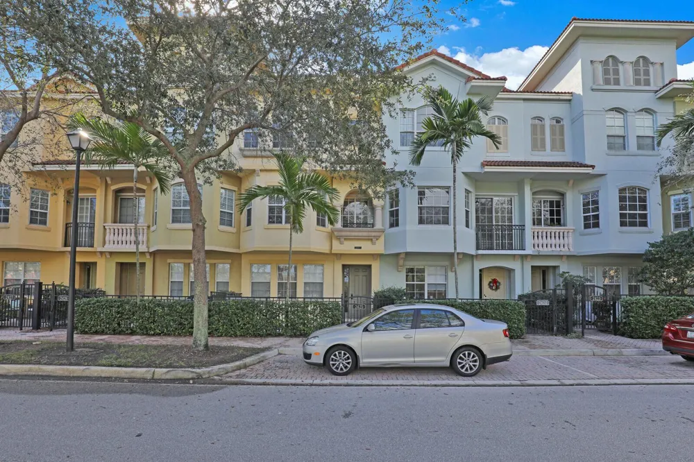 2425 San Pietro Circle Palm Beach Gardens, FL 33410