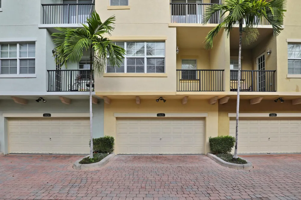 2425 San Pietro Circle Palm Beach Gardens, FL 33410