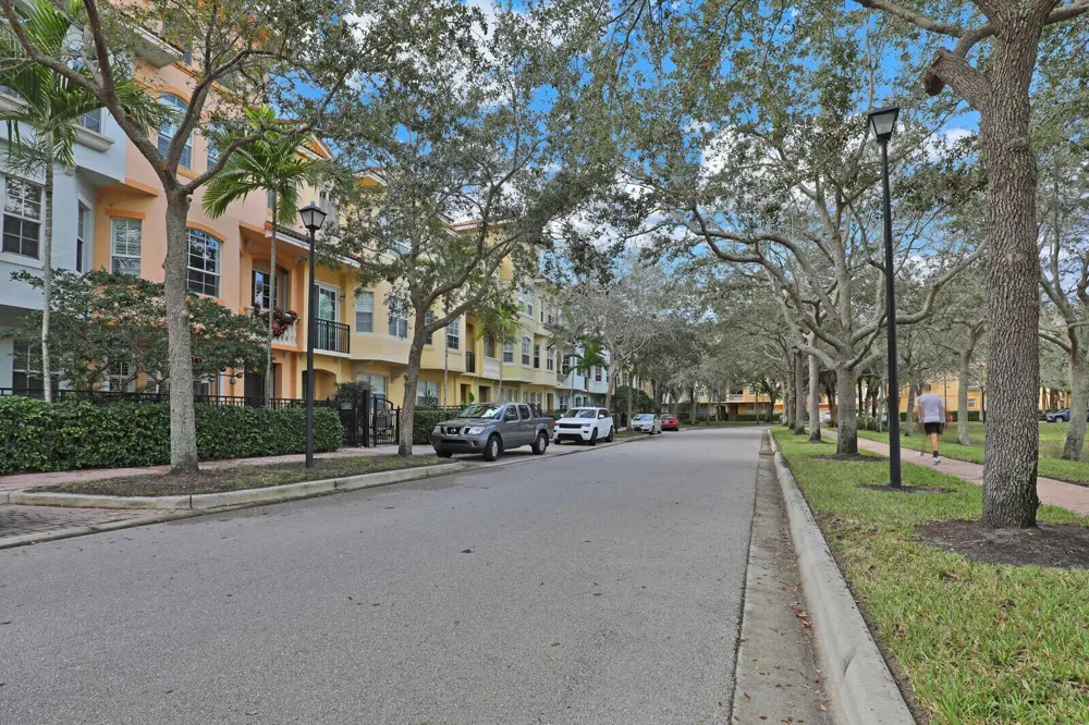 2425 San Pietro Circle Palm Beach Gardens, FL 33410