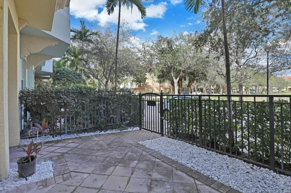 2425 San Pietro Circle Palm Beach Gardens, FL 33410