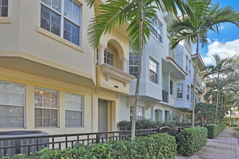 2425 San Pietro Circle Palm Beach Gardens, FL 33410
