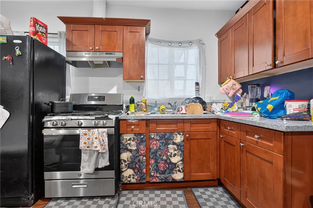 11081 De Garmo Pacoima, CA 91331