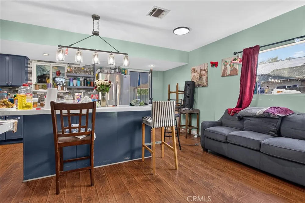 11081 De Garmo Pacoima, CA 91331