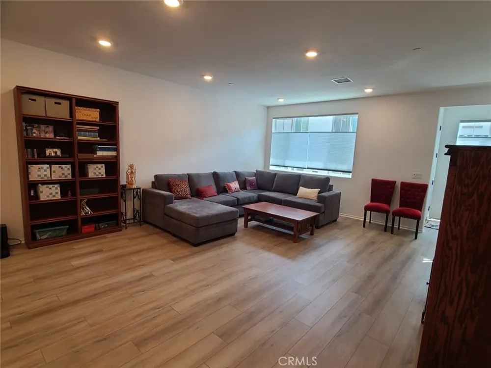 5584 Kateway #9 Fontana, CA 92336