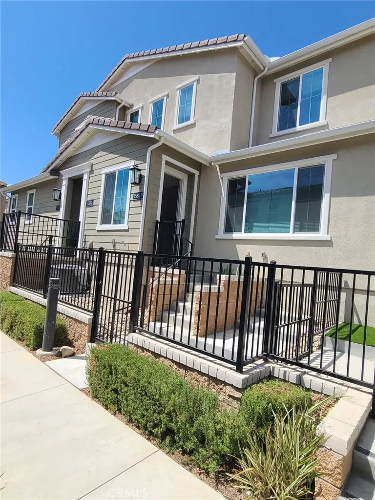 5584 Kateway #9 Fontana, CA 92336