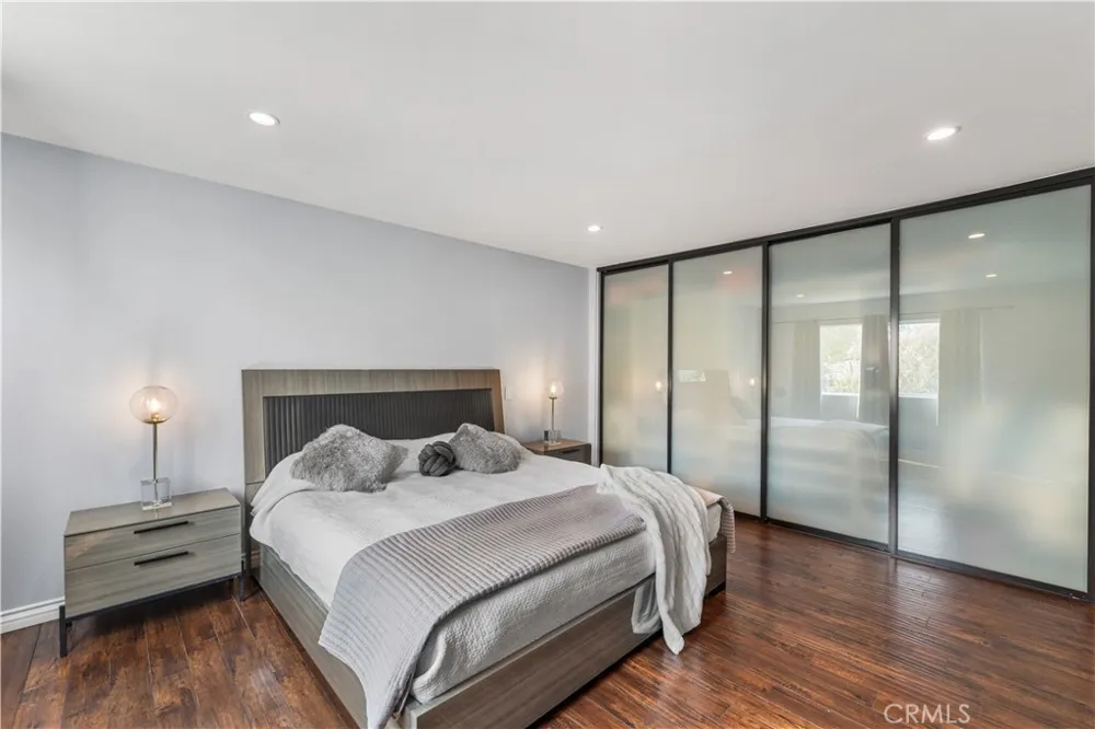 18333 Hatteras Tarzana, CA 91356