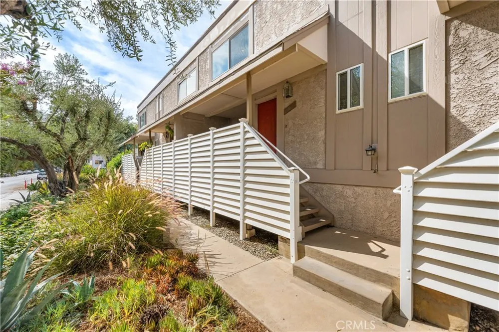 18333 Hatteras Tarzana, CA 91356