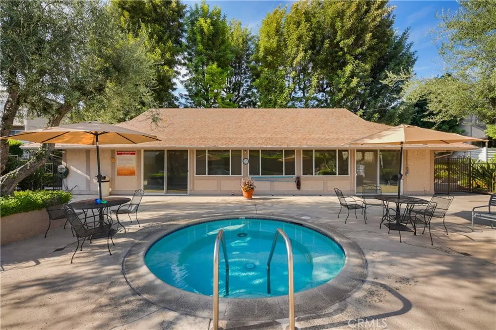 18333 Hatteras Tarzana, CA 91356