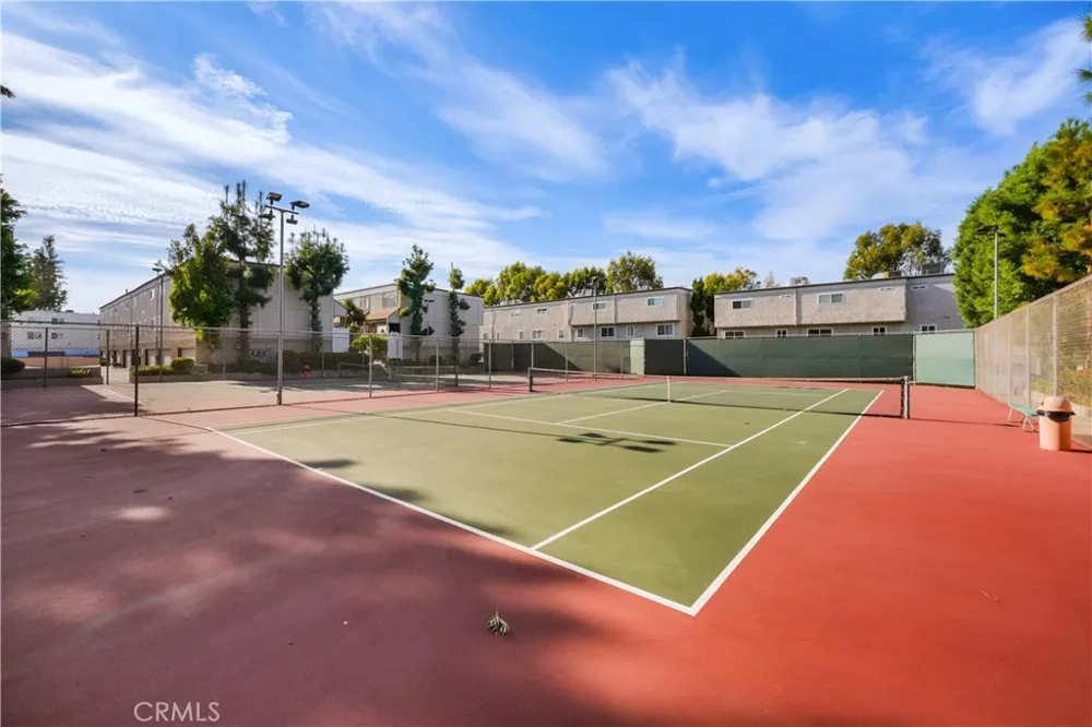 18333 Hatteras Tarzana, CA 91356