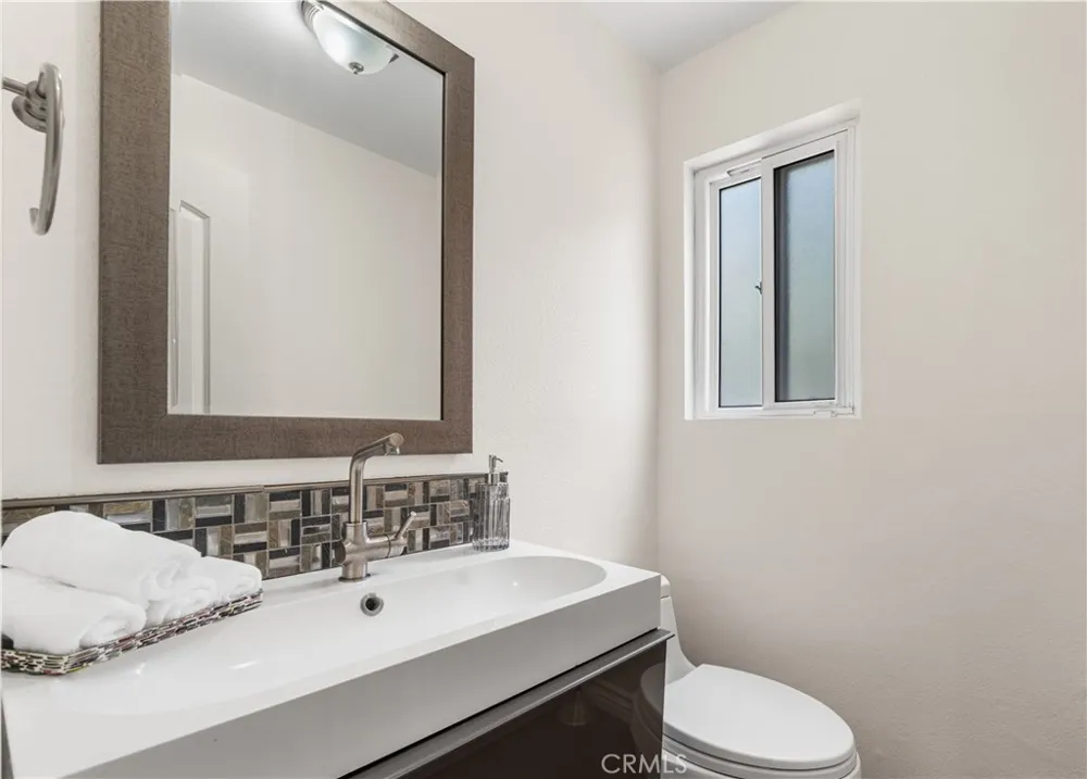 18333 Hatteras Tarzana, CA 91356