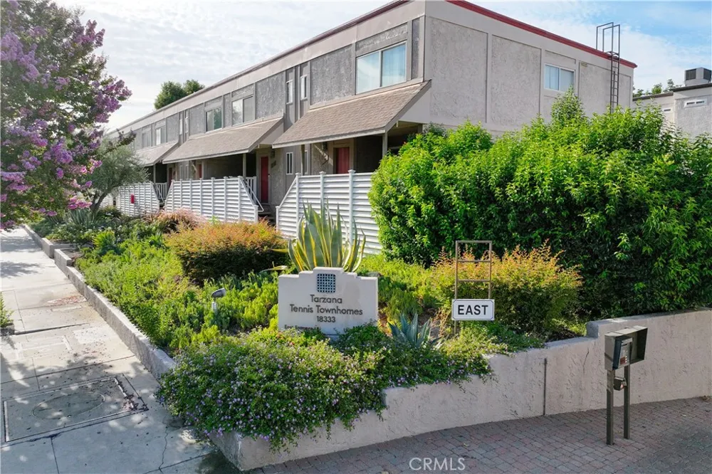 18333 Hatteras Tarzana, CA 91356