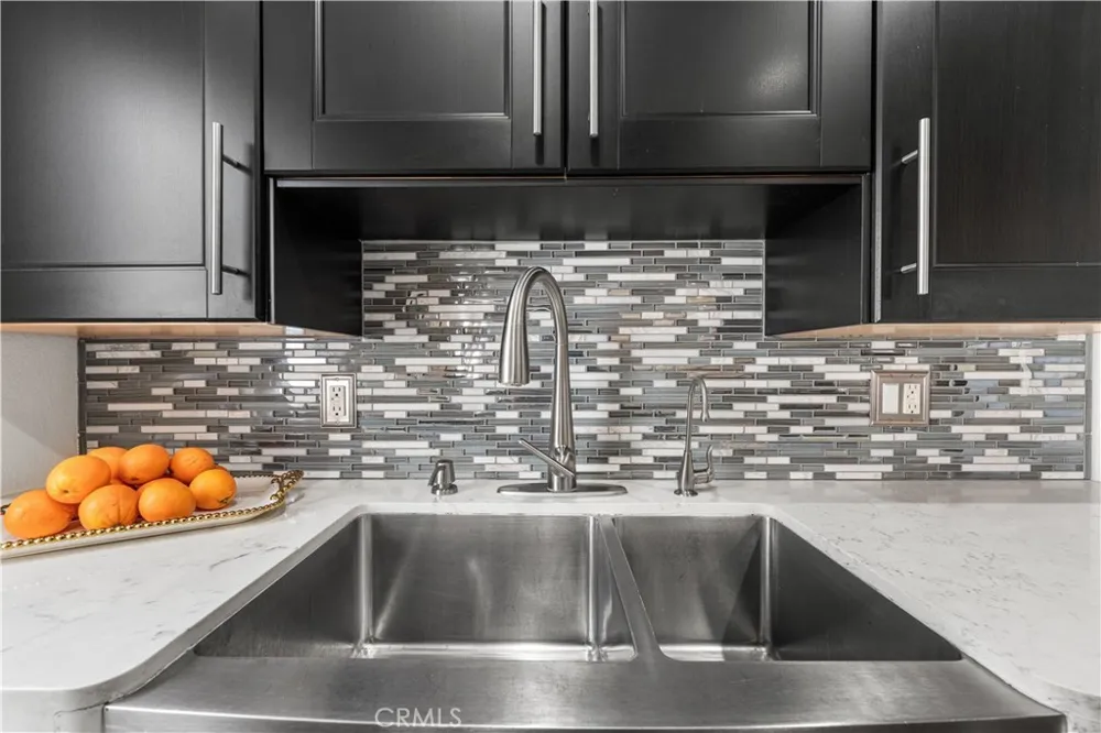 18333 Hatteras Tarzana, CA 91356