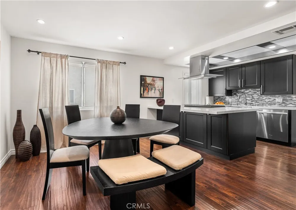 18333 Hatteras Tarzana, CA 91356