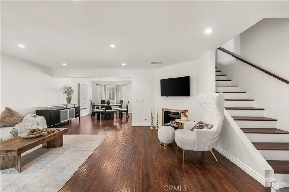 18333 Hatteras Tarzana, CA 91356