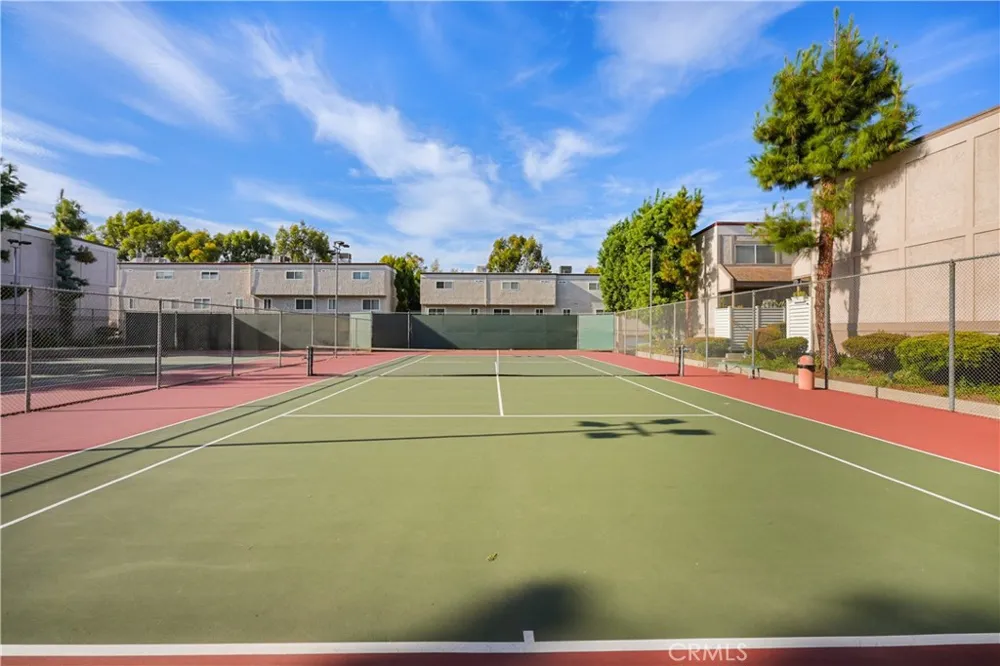18333 Hatteras Tarzana, CA 91356