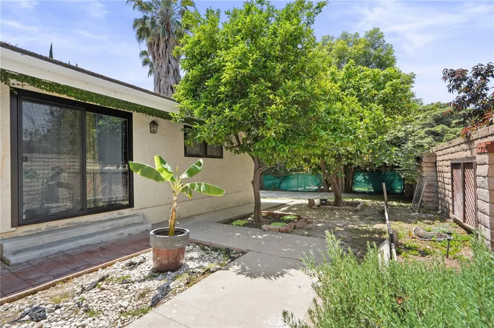 10307 Donna Avenue Porter Ranch, CA 91326
