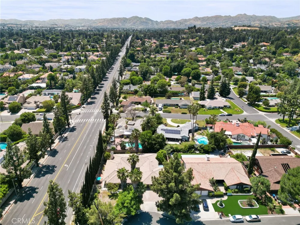10307 Donna Avenue Porter Ranch, CA 91326