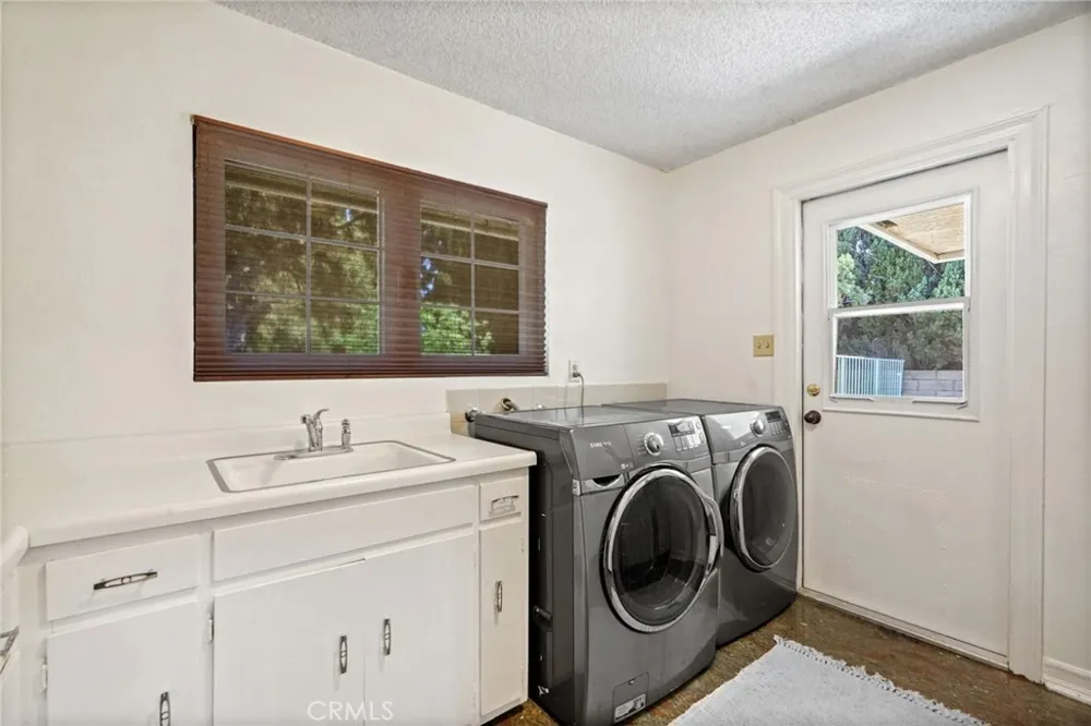 10307 Donna Avenue Porter Ranch, CA 91326